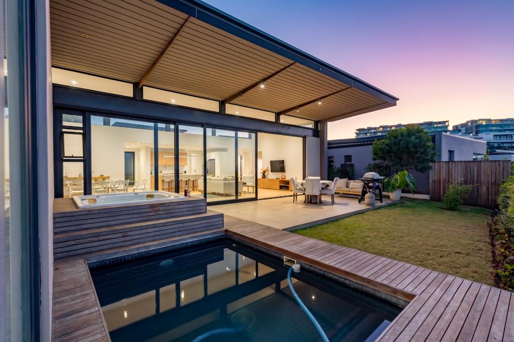 5 Bedroom House