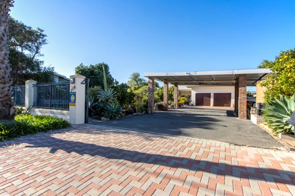 6 Bedroom House