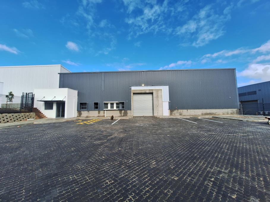 976 m² Industrial space