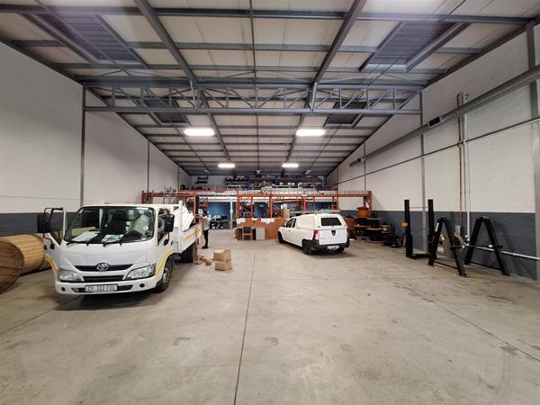794 m² Industrial space