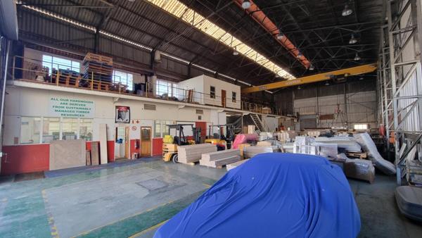 783 m² Industrial space