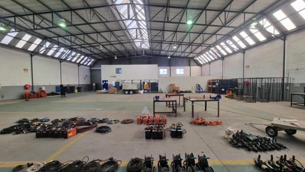 1 040 m² Industrial space