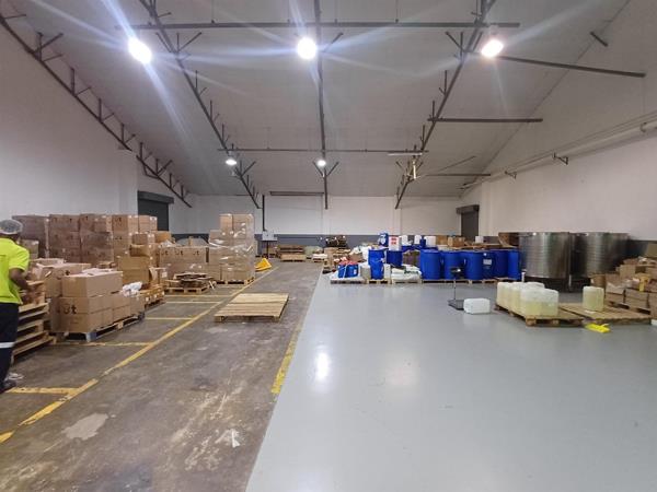 472 m² Industrial space