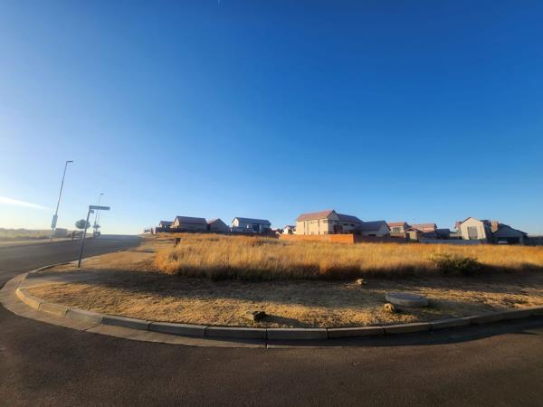1 070 m² Land