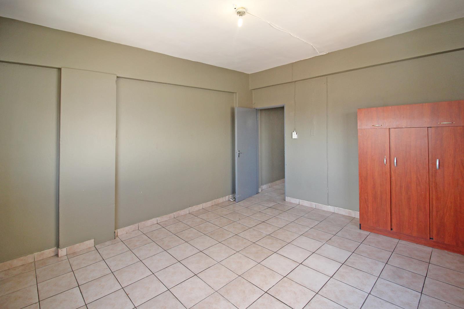 0.5 Bedroom House in Braamfontein