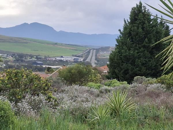 1 602 m² Land