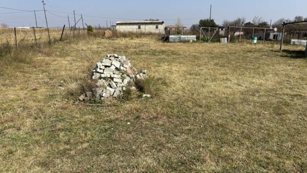1 008 m² Land