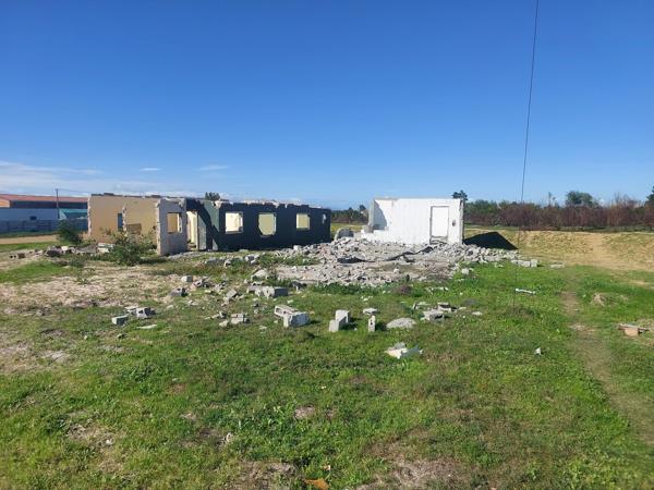 913 m² Land