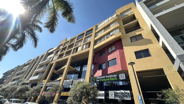 99 m² Commercial space