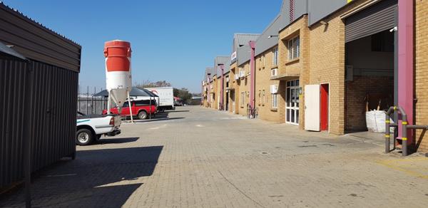 637 m² Industrial space