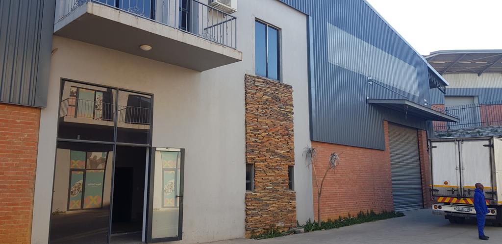 677 m² Industrial space