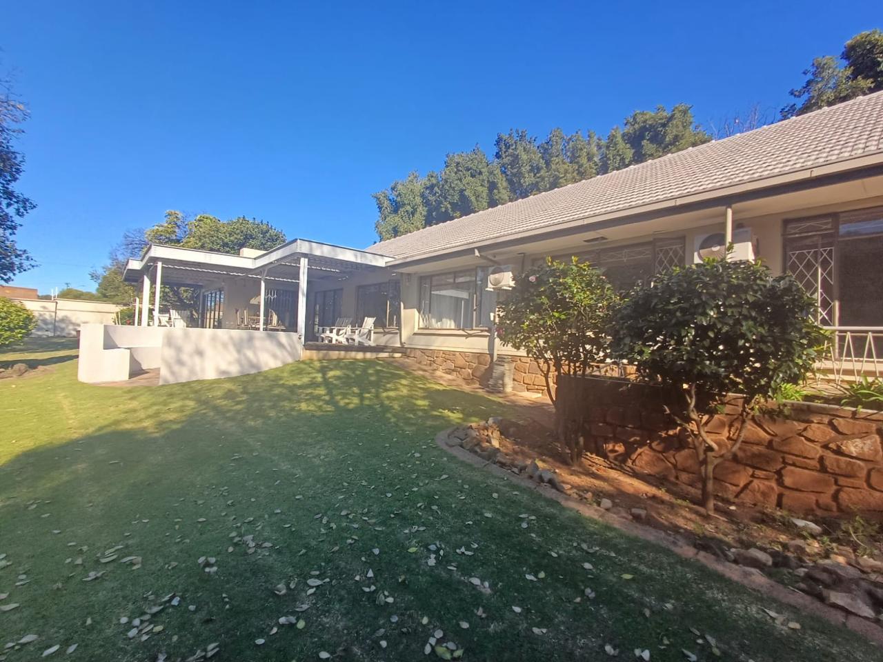 4 Bedroom House in Waterkloof Ridge
