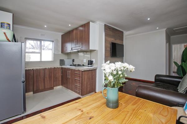 2 Bedroom Flat