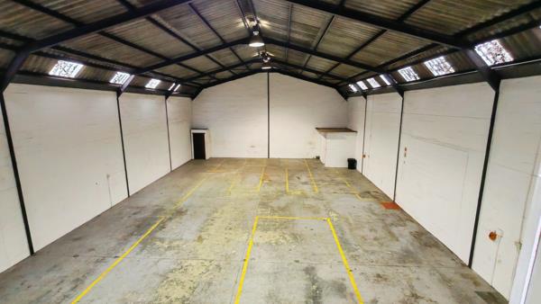 411 m² Industrial space