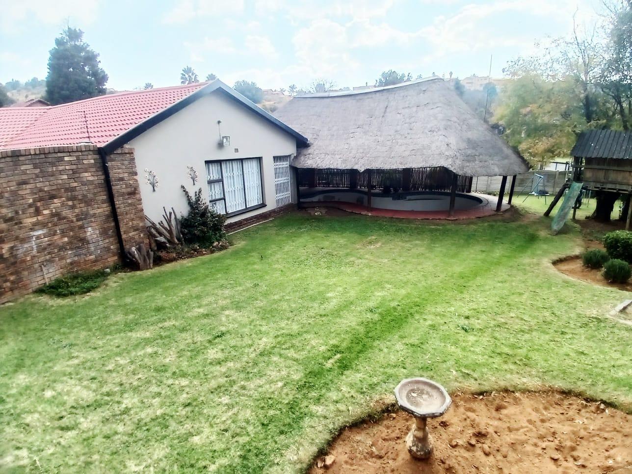 4 Bedroom House in Ridgeway
