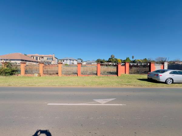 1 806 m² Land