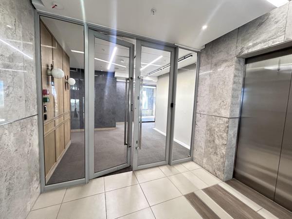 552 m² Office Space