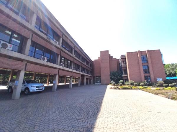 1 176 m² Office Space