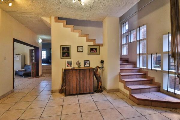 6 Bedroom House