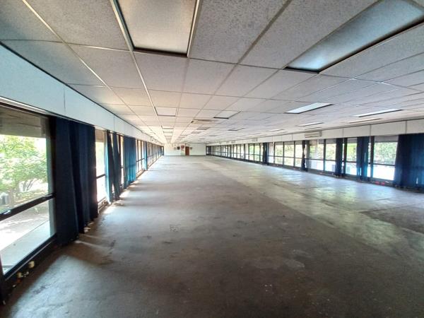 2 352 m² Office Space