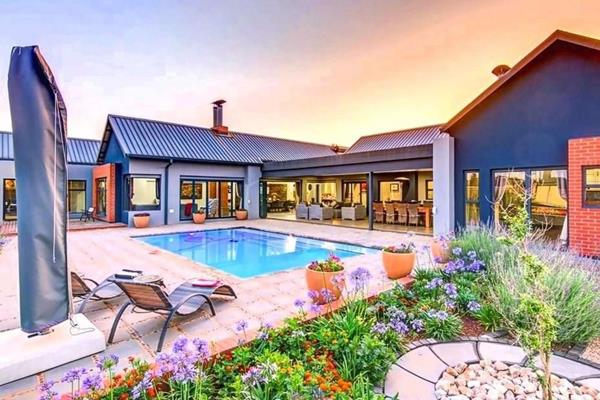 10 Bedroom House