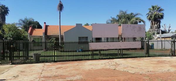 6 Bedroom House