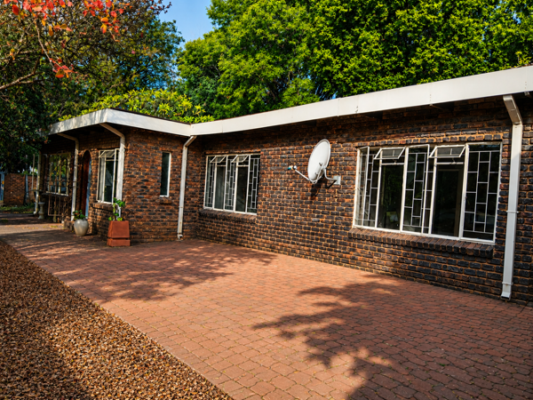 6 Bedroom House
