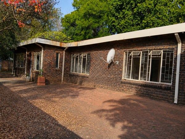 6 Bedroom House