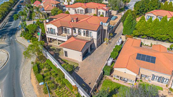 6 Bedroom House