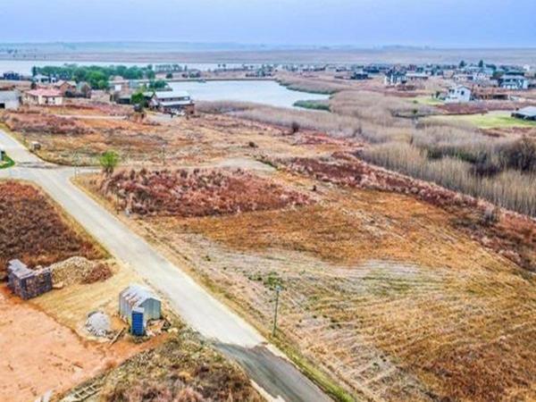 889 m² Land