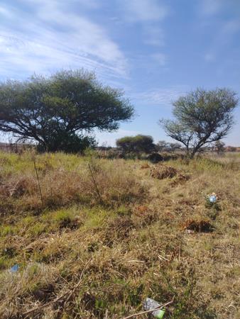 600 m² Land