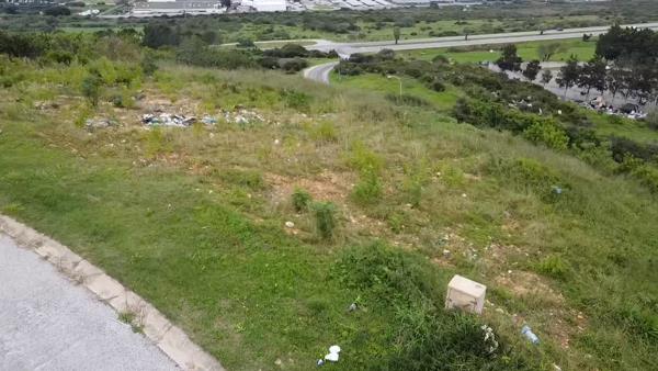 735 m² Land