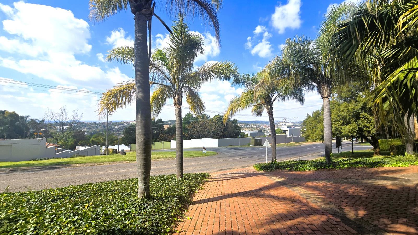 2 Bedroom Apartment in Waterkloof Ridge