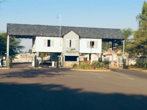 2 286 m² Land