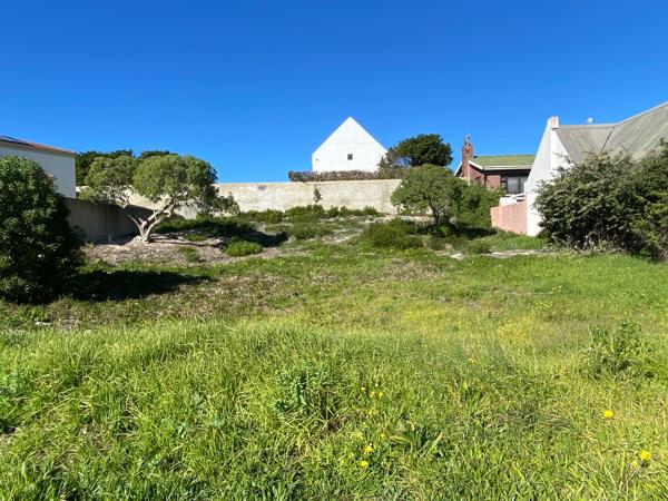 660 m² Land