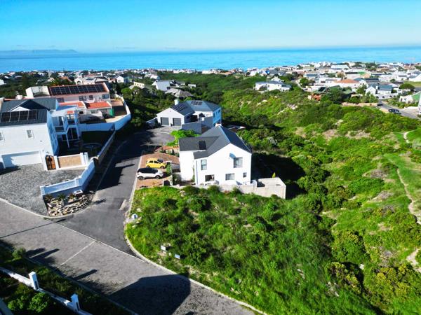 371 m² Land