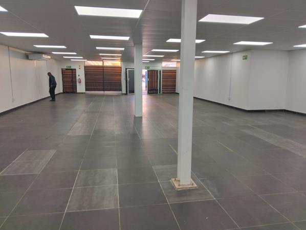 561 m² Retail Space