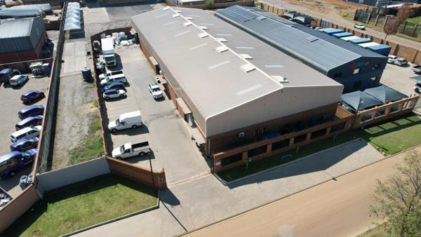 1 300 m² Industrial space