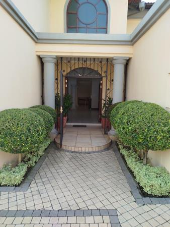 4 Bedroom Townhouse