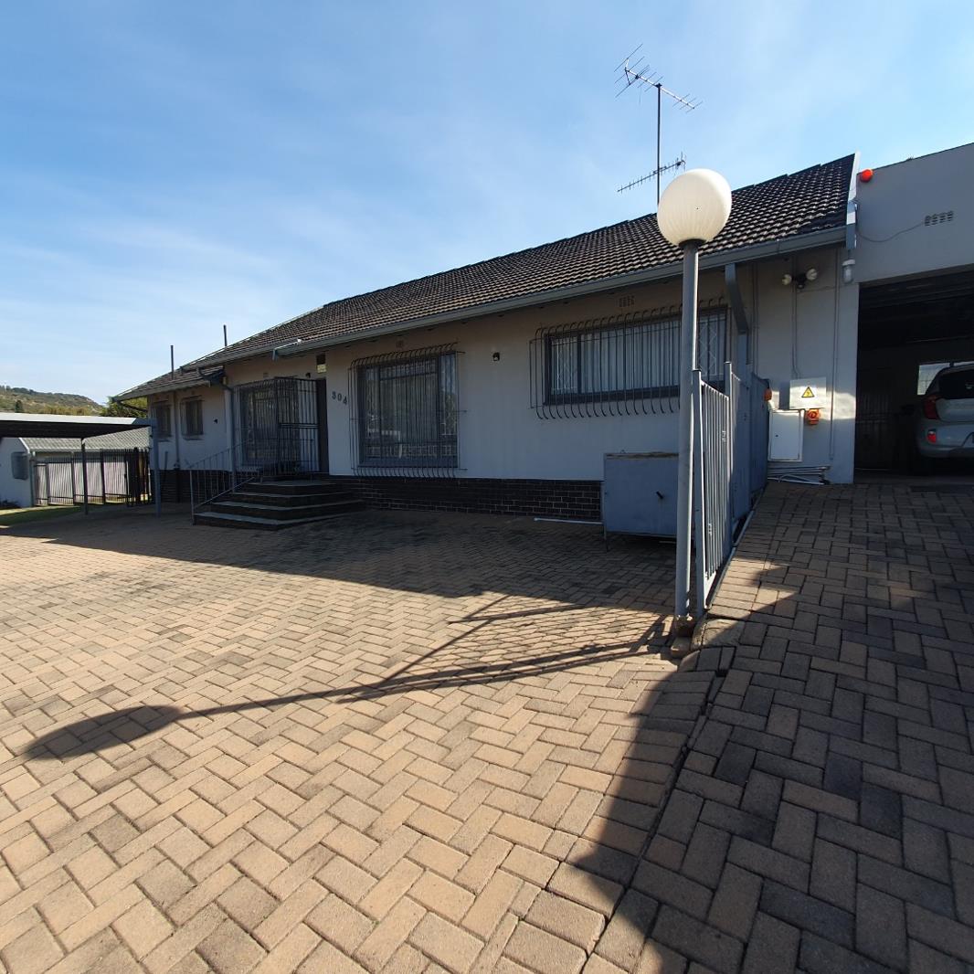 4 Bedroom House in Mondeor