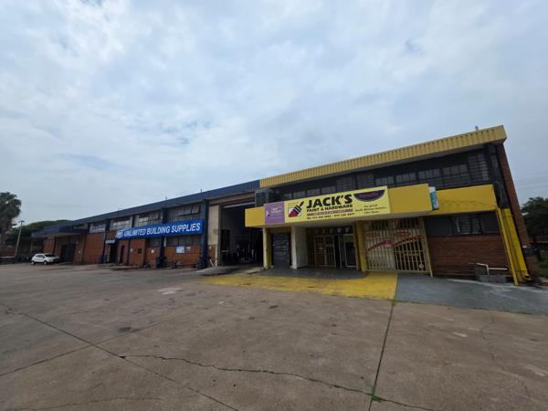 2 800 m² Commercial space