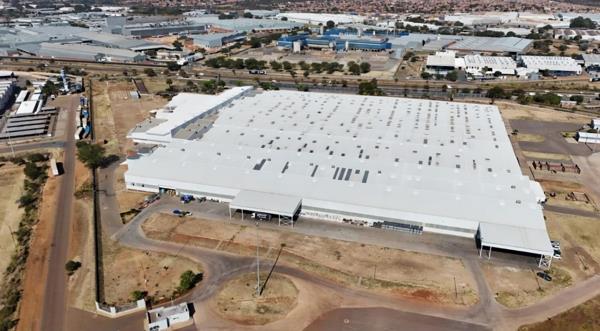 9 944 m² Industrial space