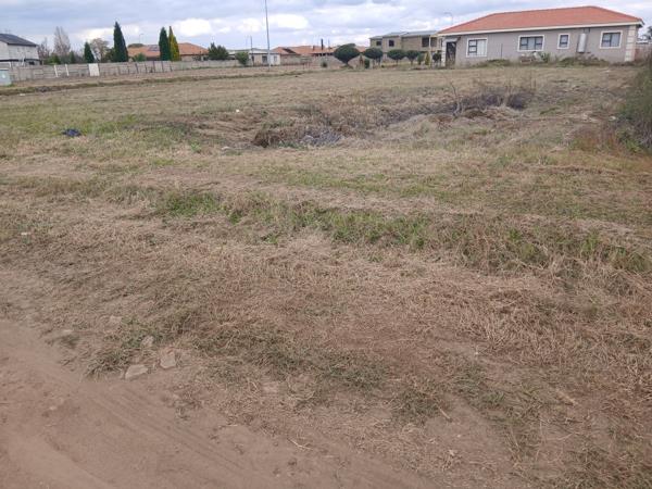 1 069 m² Land