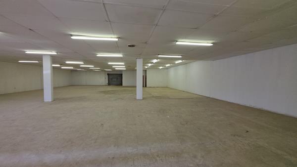 472 m² Commercial space