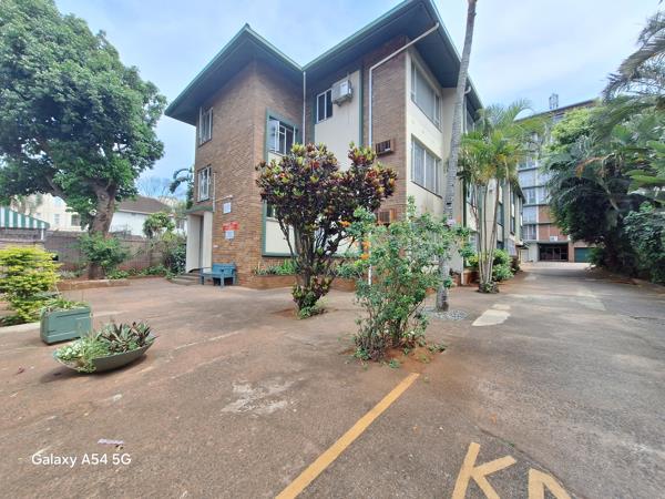 5 Bedroom Flat