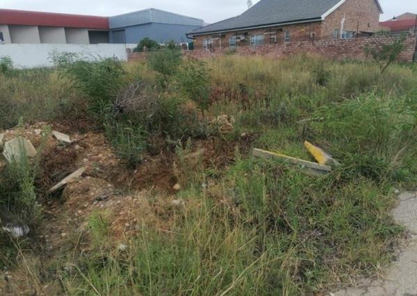 720 m² Land