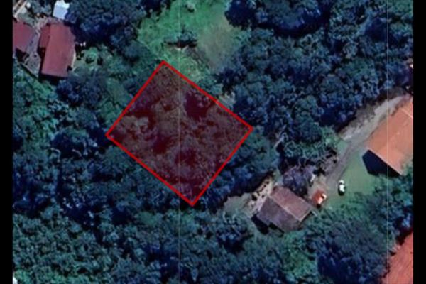 1 045 m² Land