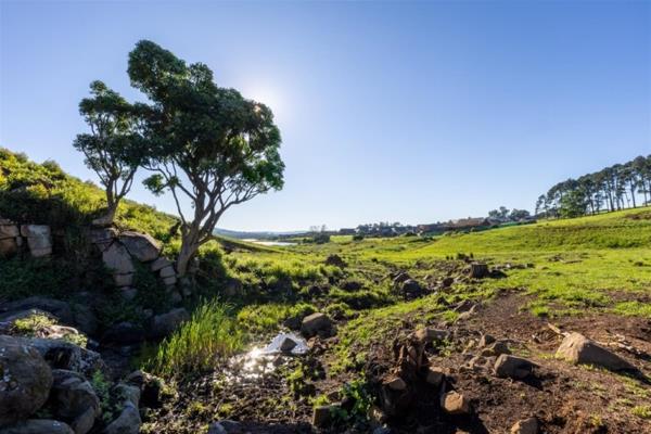 619 m² Land