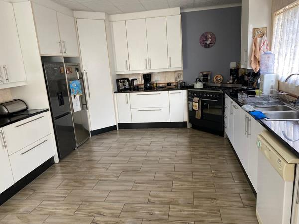 1 031 m² Smallholding