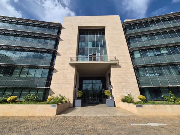 898 m² Commercial space